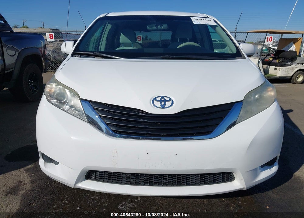 2011 TOYOTA SIENNA LE V6 VIN: 5TDKK3DC7BS015345