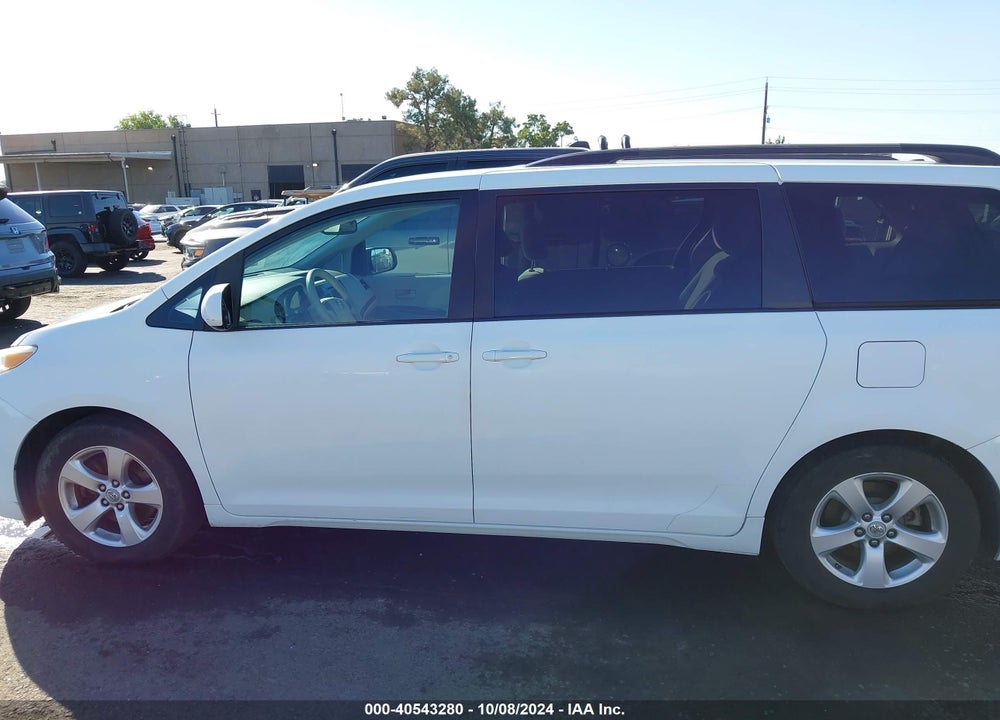 2011 TOYOTA SIENNA LE V6 VIN: 5TDKK3DC7BS015345