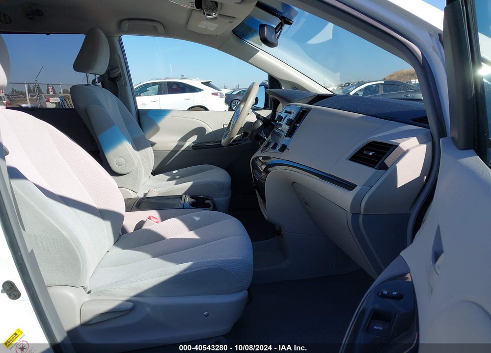 2011 TOYOTA SIENNA LE V6 VIN: 5TDKK3DC7BS015345