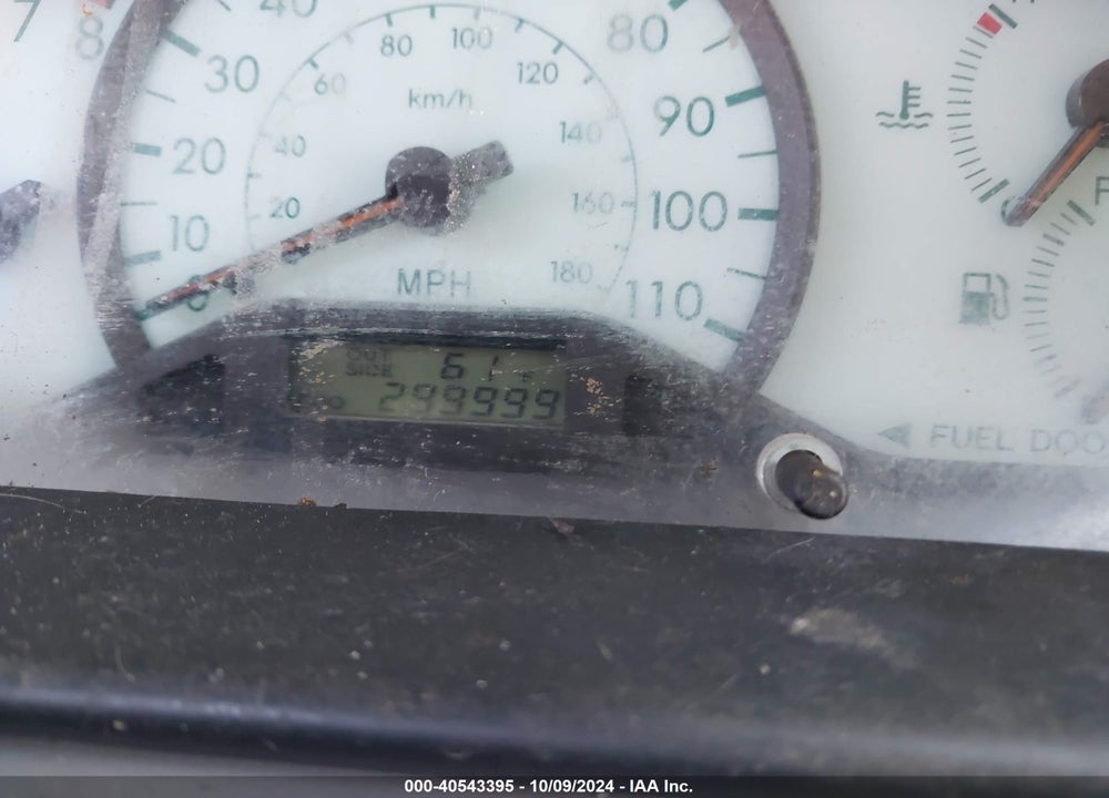 2003 TOYOTA COROLLA LE VIN: 1NXBR32E83Z012401