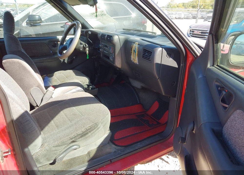 1994 CHEVROLET S TRUCK S10 VIN: 1GCCS14Z8R8182857