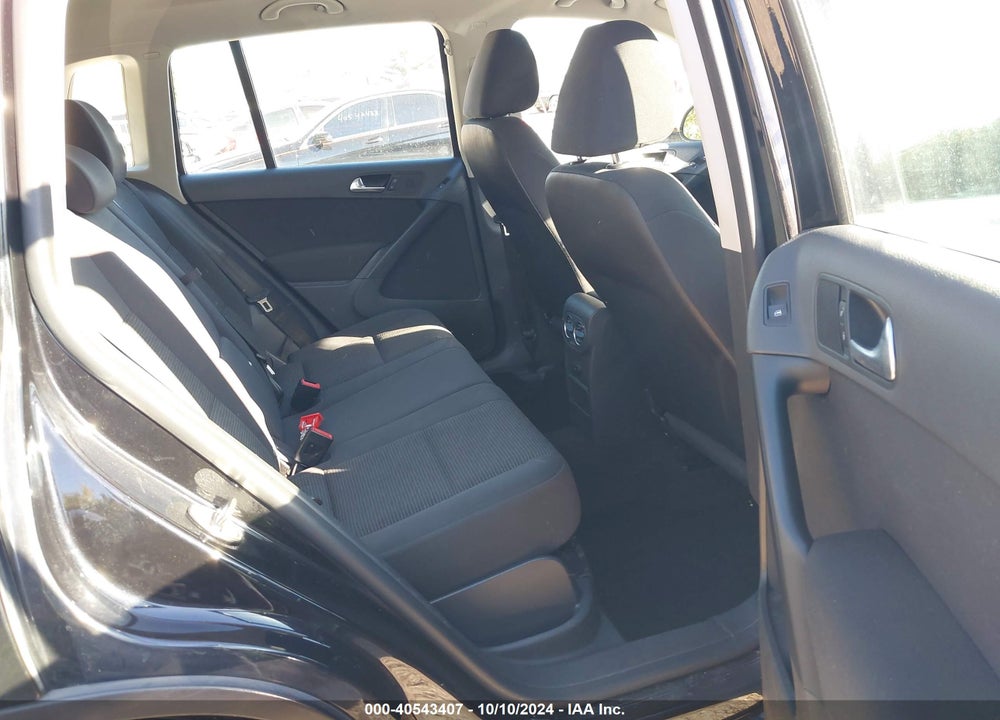 2015 VOLKSWAGEN TIGUAN S VIN: WVGBV7AX3FW523108