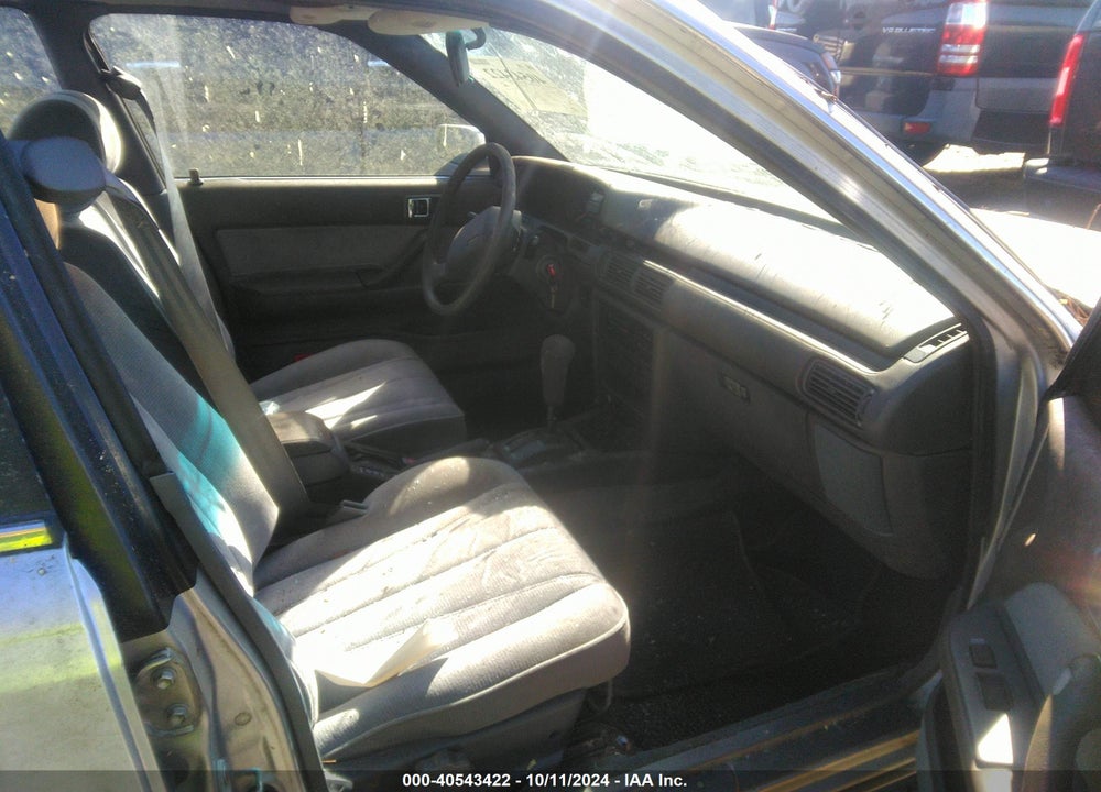 1990 TOYOTA CAMRY LE VIN: JT2VV22W4L0124497