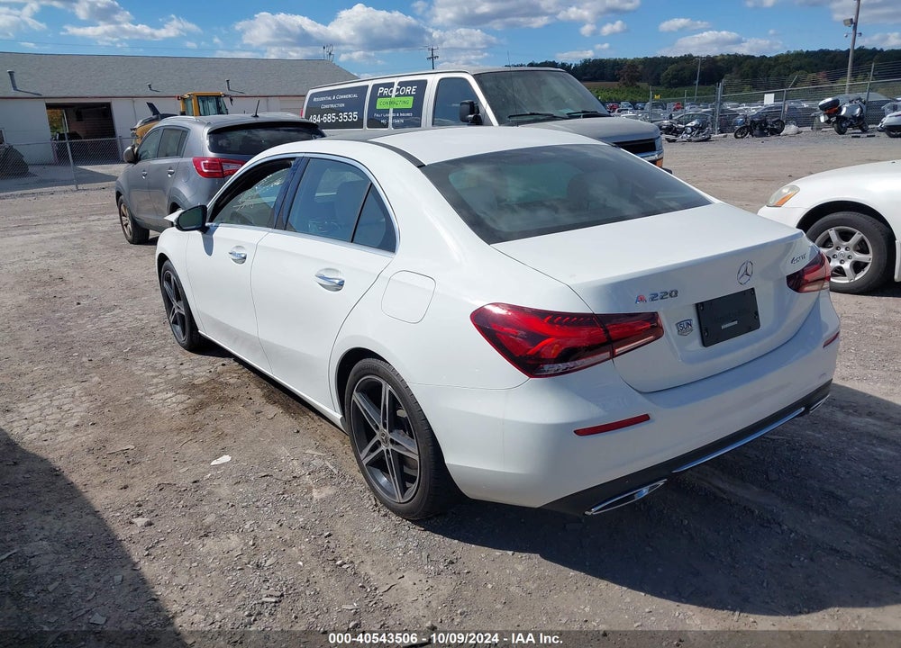 2022 MERCEDES-BENZ A 220 4MATIC VIN: W1K3G4FB5NJ342530