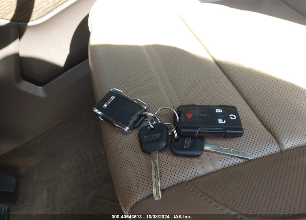 2017 GMC SIERRA 1500 DENALI VIN: 3GTU2PEJ1HG180327