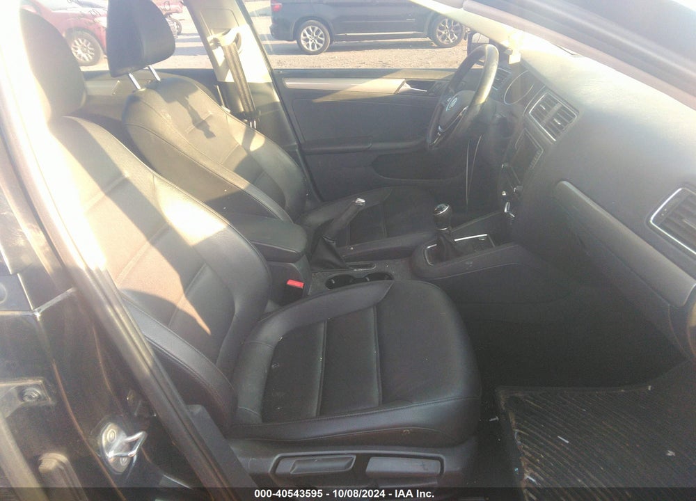 2017 VOLKSWAGEN JETTA 1.4T SE VIN: 3VWB67AJ6HM302390
