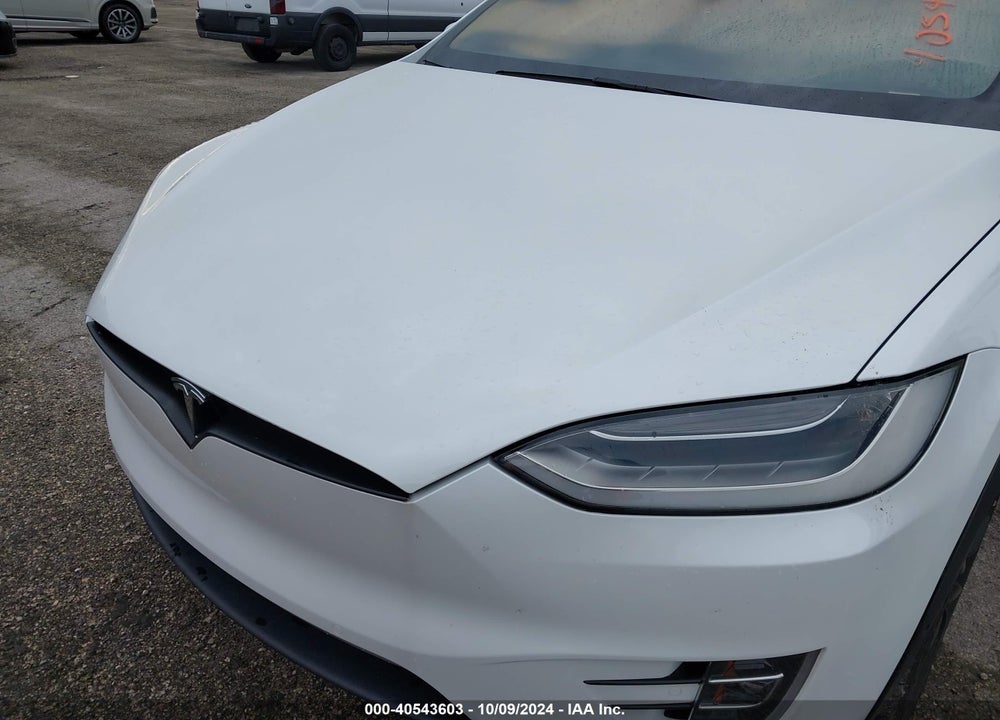 2018 TESLA MODEL X 100D/75D/P100D VIN: 5YJXCBE42JF081230