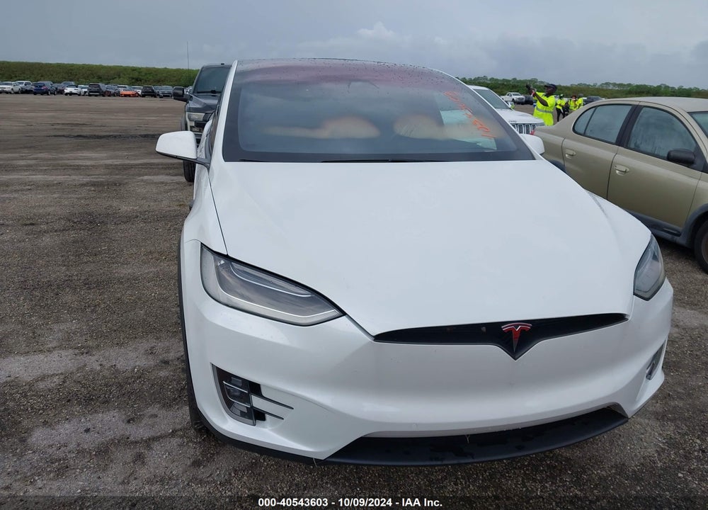 2018 TESLA MODEL X 100D/75D/P100D VIN: 5YJXCBE42JF081230