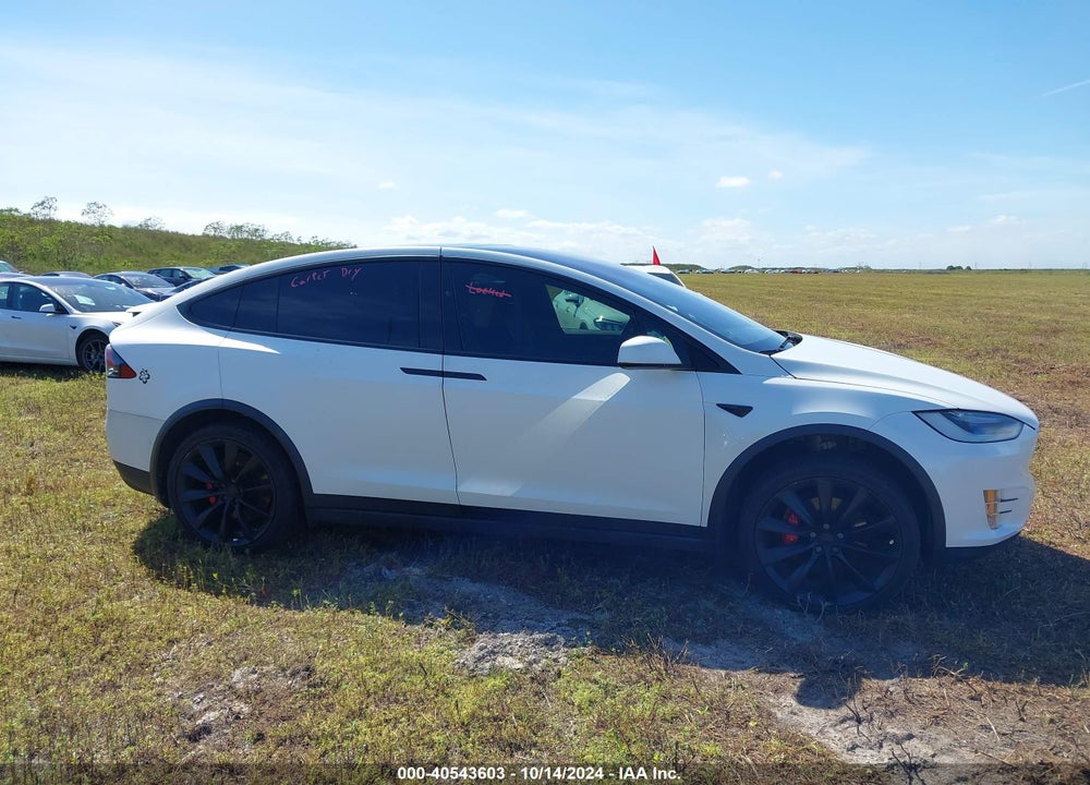 2018 TESLA MODEL X 100D/75D/P100D VIN: 5YJXCBE42JF081230