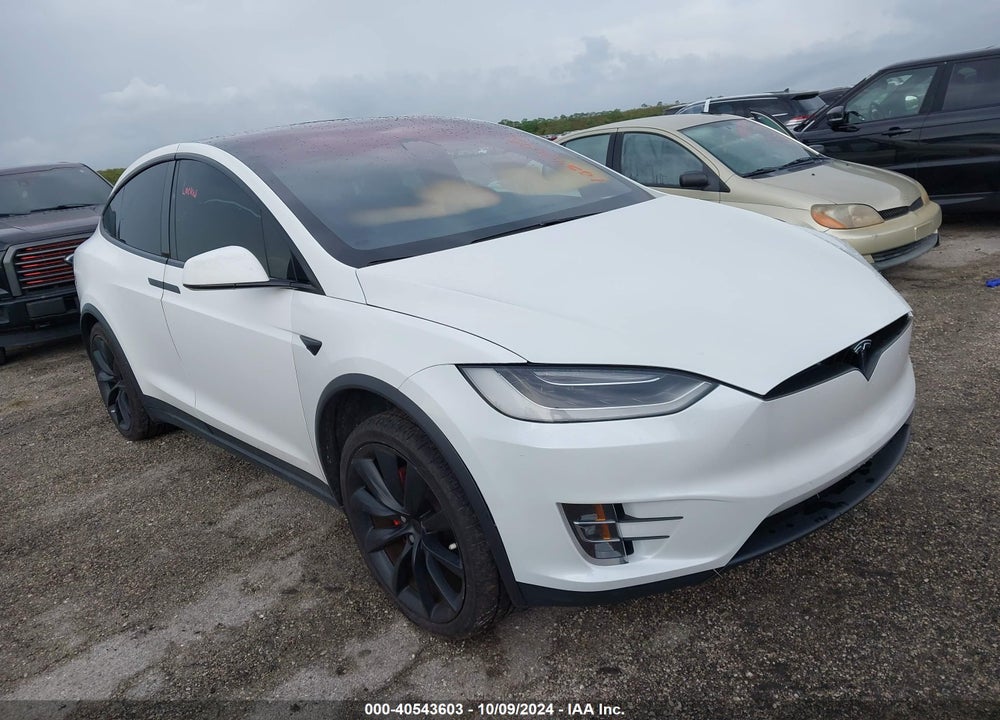 2018 TESLA MODEL X 100D/75D/P100D VIN: 5YJXCBE42JF081230