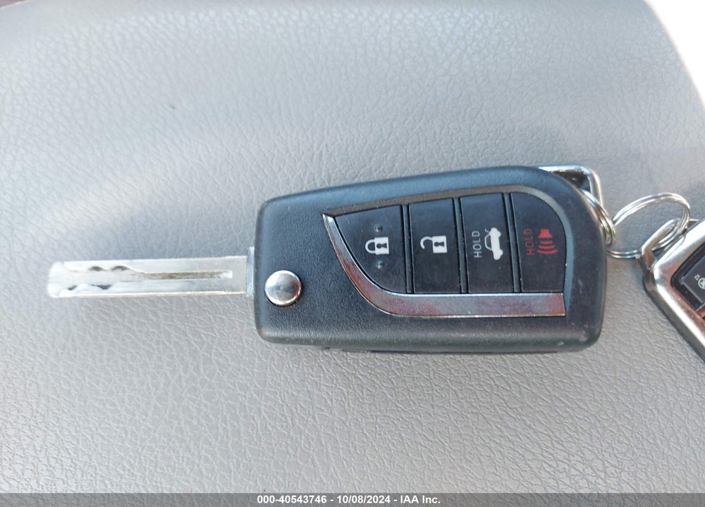 2019 TOYOTA CAMRY LE VIN: 4T1B11HK7KU790874