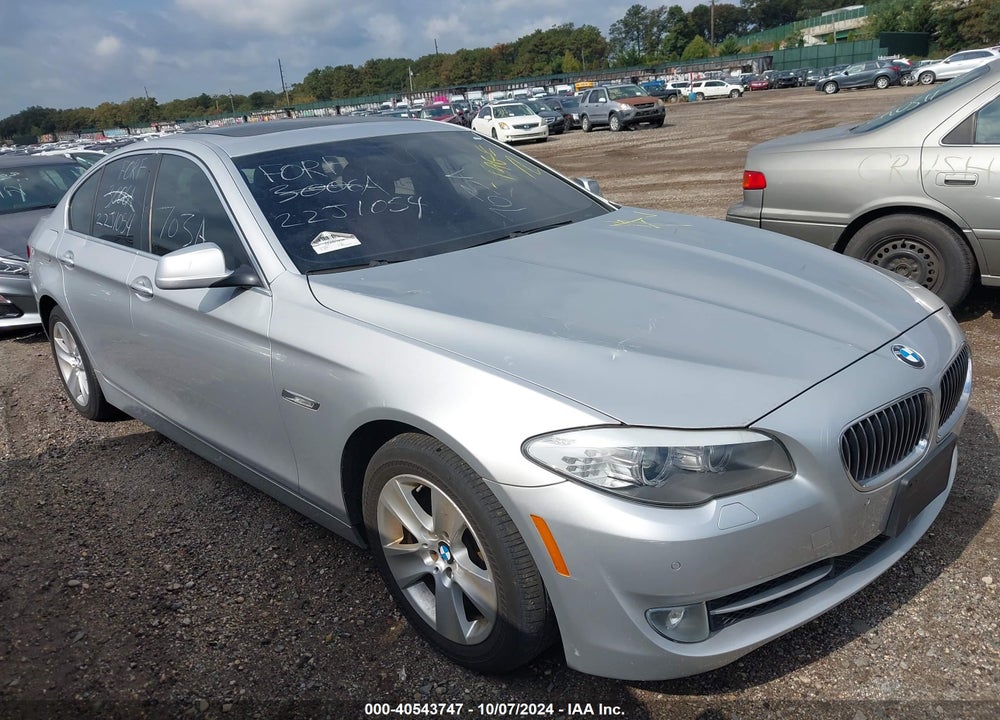 2013 BMW 528I XDRIVE VIN: WBAXH5C5XDD110402