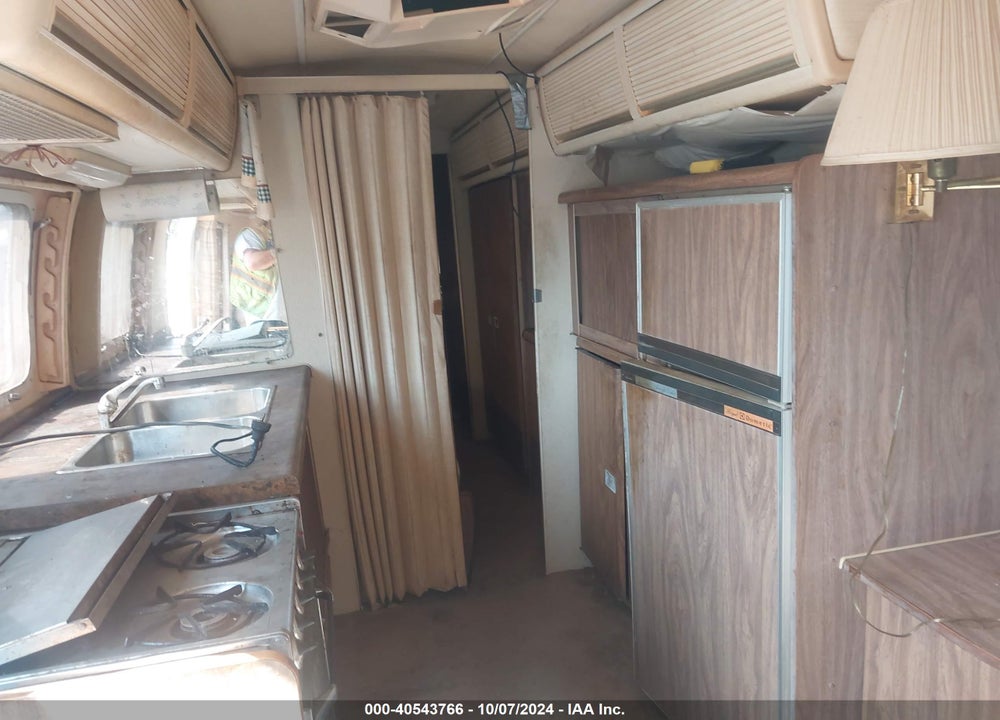 1976 AIRSTREAM SOVEREIGN VIN: 0000000131D650238