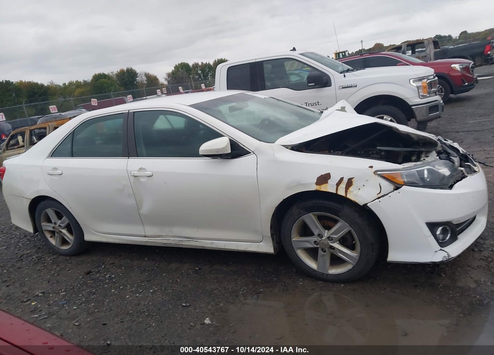 2013 TOYOTA CAMRY SE VIN: 4T1BF1FK6DU656462