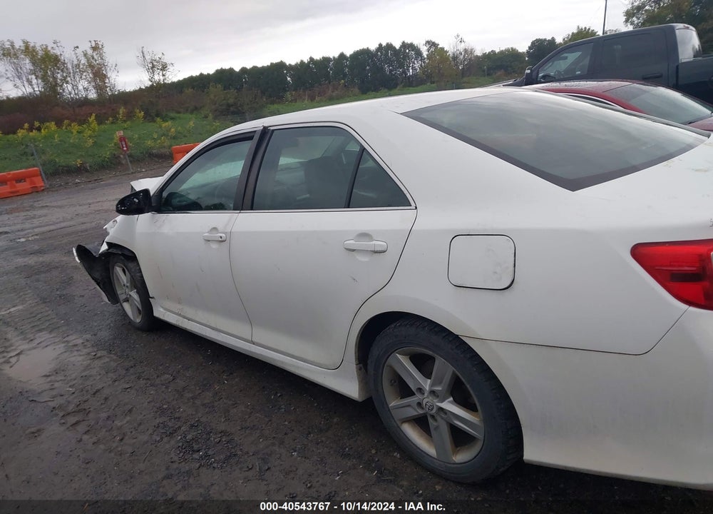 2013 TOYOTA CAMRY SE VIN: 4T1BF1FK6DU656462