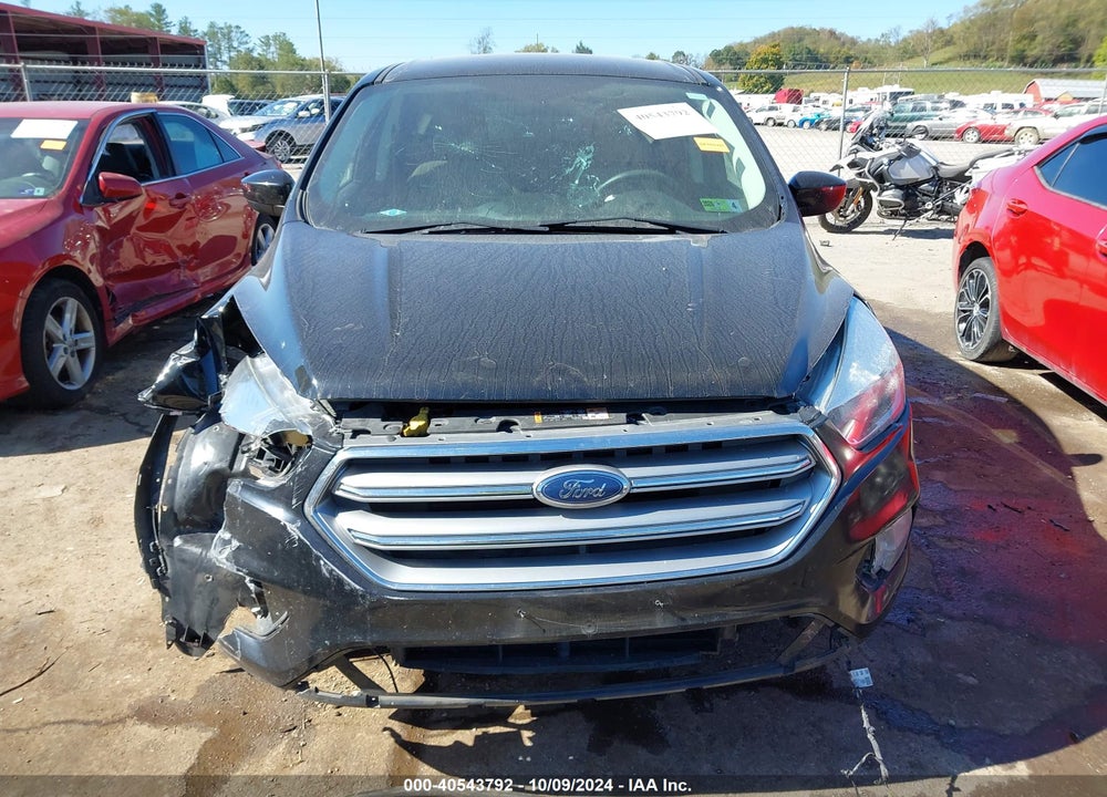 2017 FORD ESCAPE SE VIN: 1FMCU9GD9HUC58192