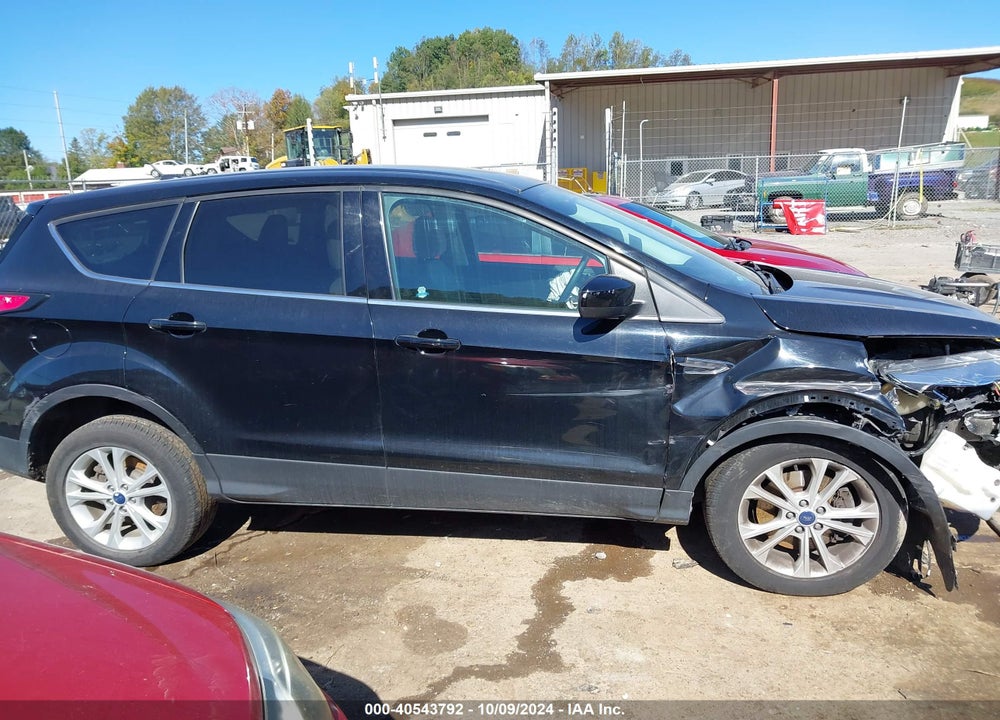 2017 FORD ESCAPE SE VIN: 1FMCU9GD9HUC58192
