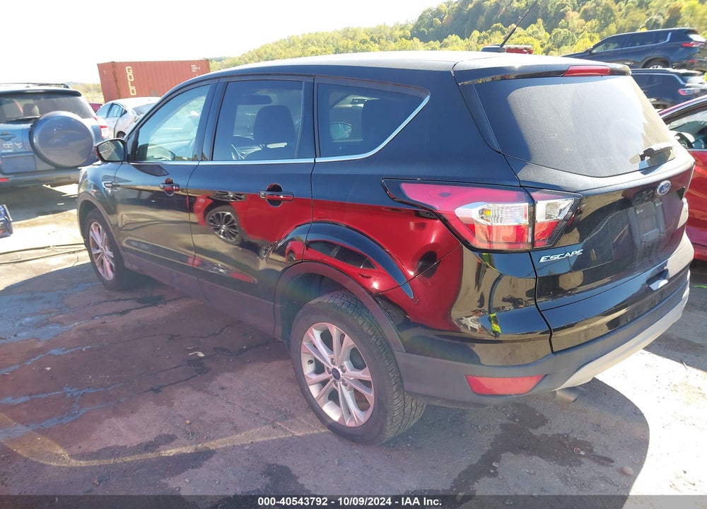 2017 FORD ESCAPE SE VIN: 1FMCU9GD9HUC58192