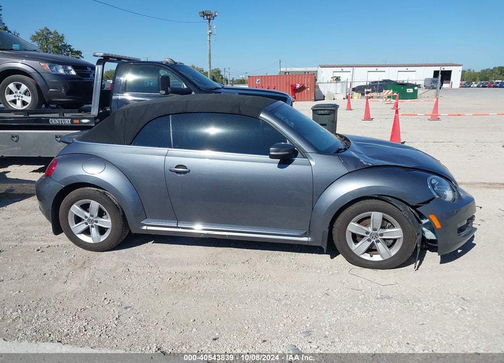 2015 VOLKSWAGEN BEETLE VIN: 3VW517ATXFM811375