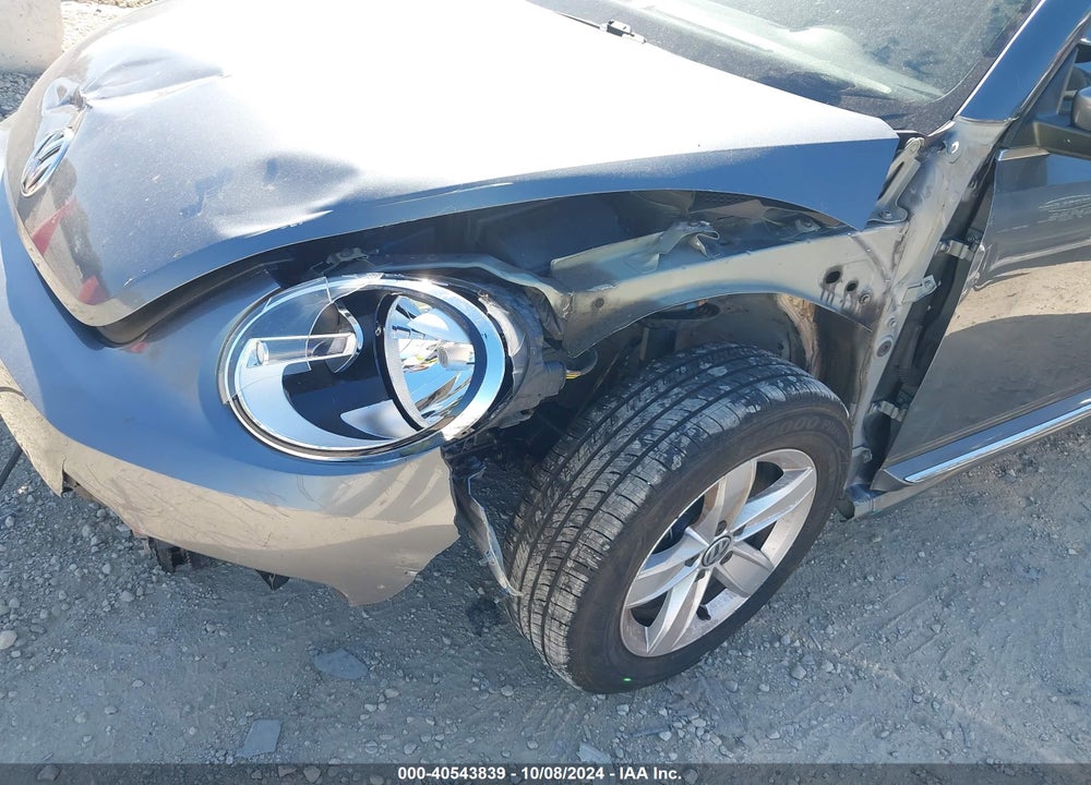 2015 VOLKSWAGEN BEETLE VIN: 3VW517ATXFM811375
