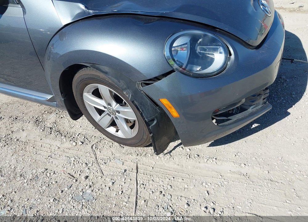 2015 VOLKSWAGEN BEETLE VIN: 3VW517ATXFM811375