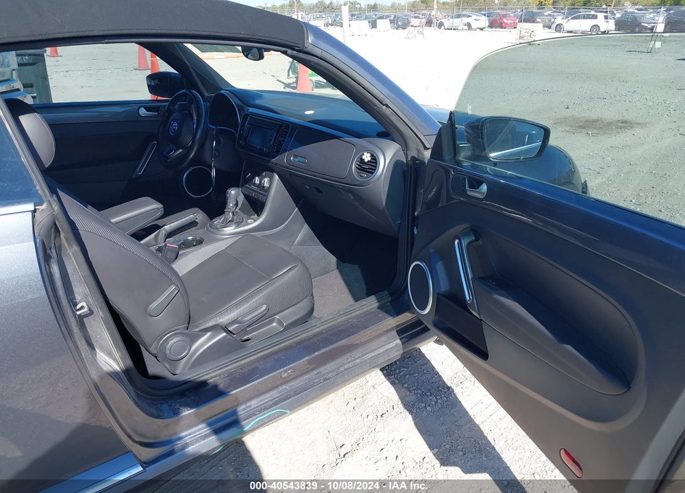 2015 VOLKSWAGEN BEETLE VIN: 3VW517ATXFM811375