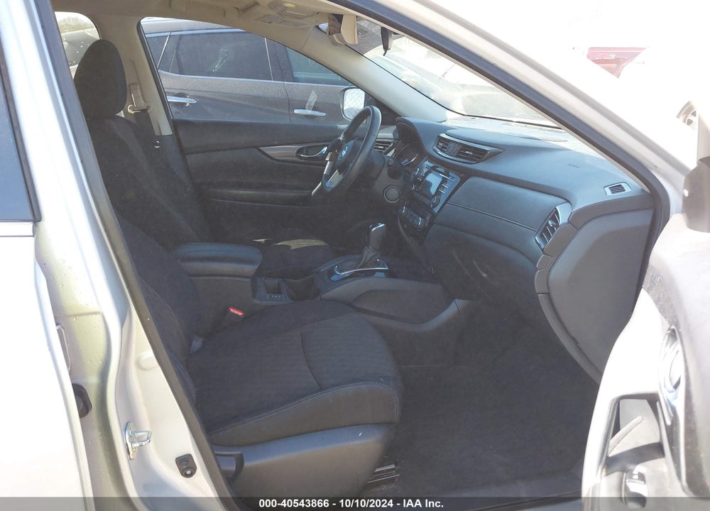 2017 NISSAN ROGUE SV VIN: 5N1AT2MV6HC847124