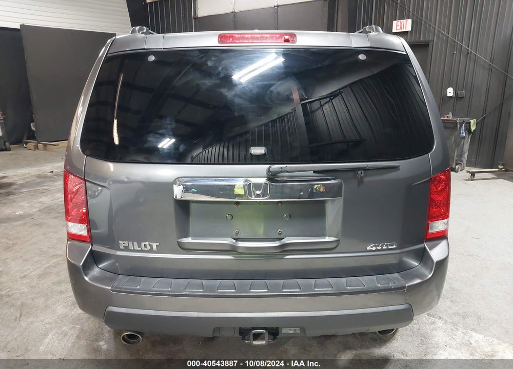 2011 HONDA PILOT EX-L VIN: 5FNYF4H55BB005837