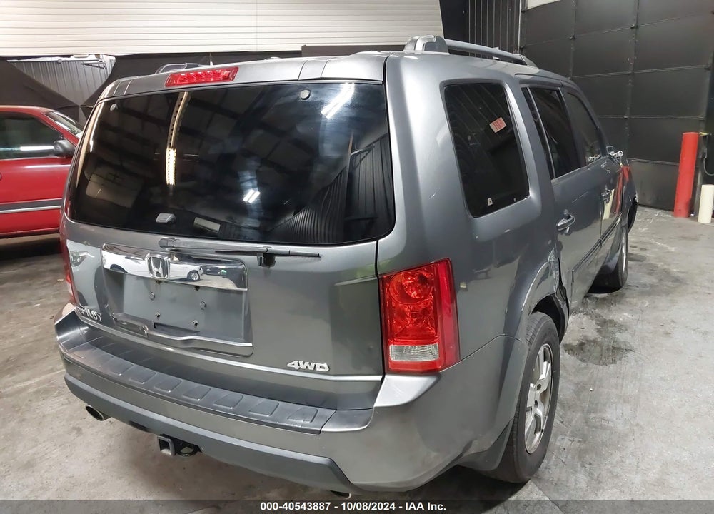 2011 HONDA PILOT EX-L VIN: 5FNYF4H55BB005837