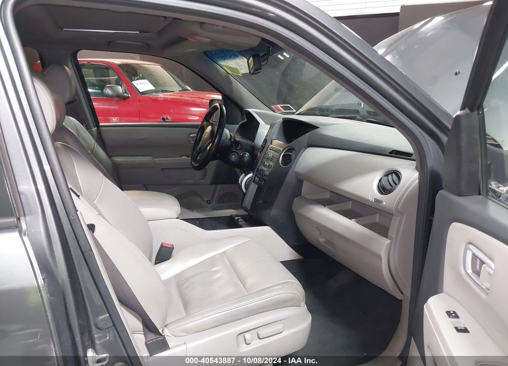 2011 HONDA PILOT EX-L VIN: 5FNYF4H55BB005837