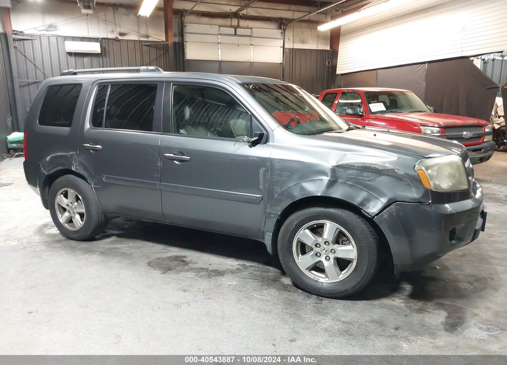 2011 HONDA PILOT EX-L VIN: 5FNYF4H55BB005837