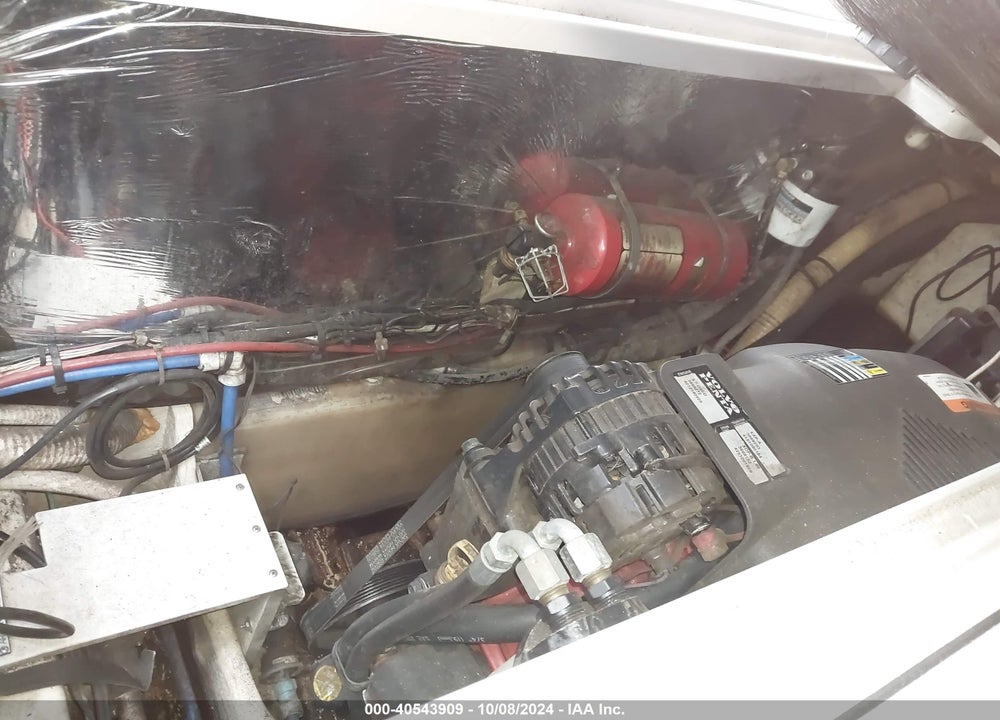 2005 FOUR WINNS BOAT AND TRAILER VIN: GFNCC107L405