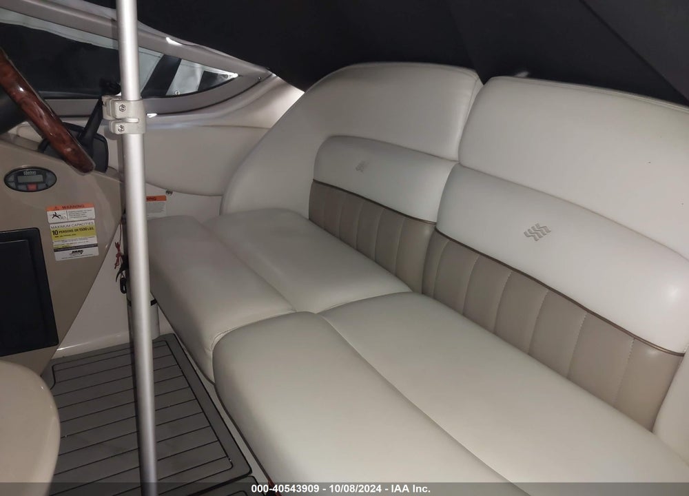 2005 FOUR WINNS BOAT AND TRAILER VIN: GFNCC107L405