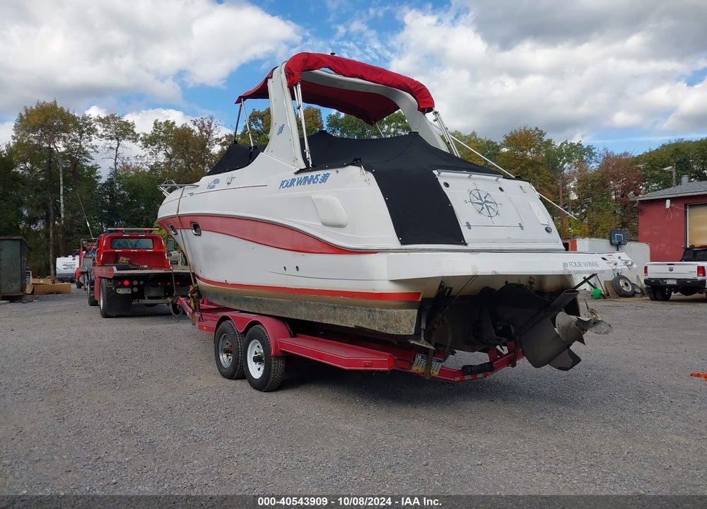 2005 FOUR WINNS BOAT AND TRAILER VIN: GFNCC107L405