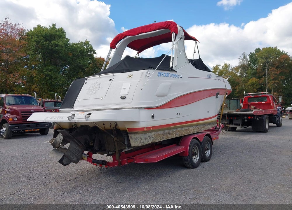 2005 FOUR WINNS BOAT AND TRAILER VIN: GFNCC107L405