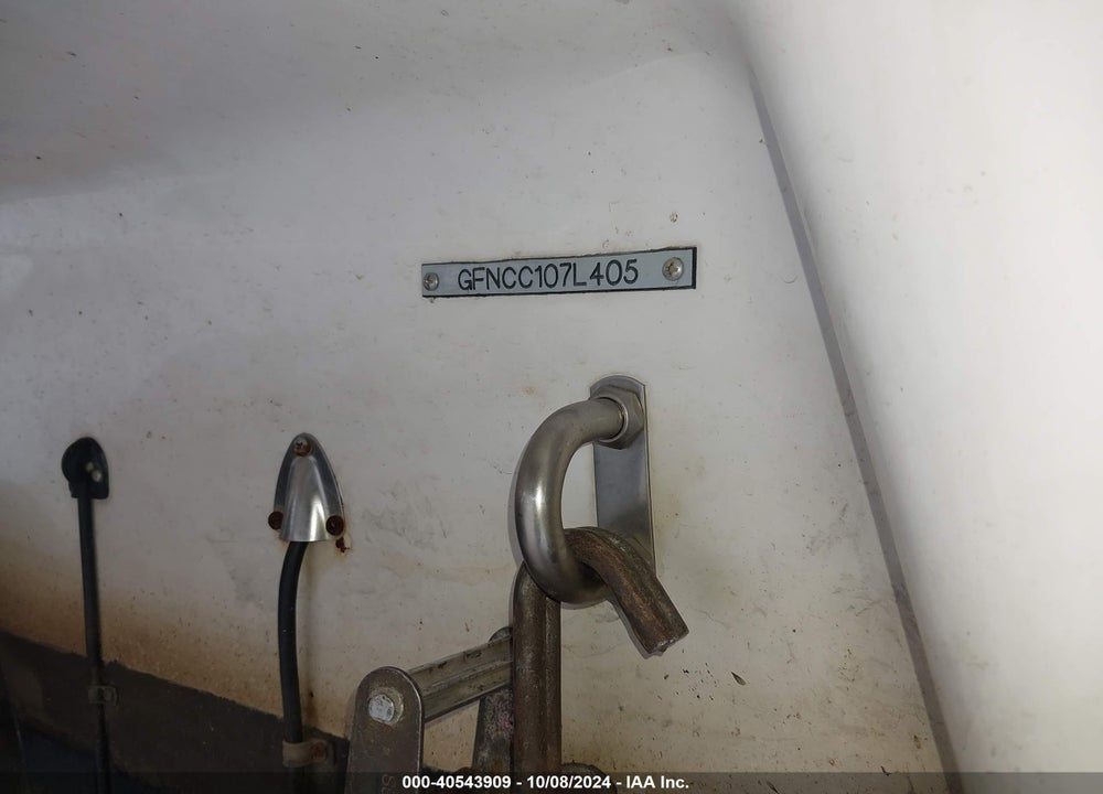 2005 FOUR WINNS BOAT AND TRAILER VIN: GFNCC107L405