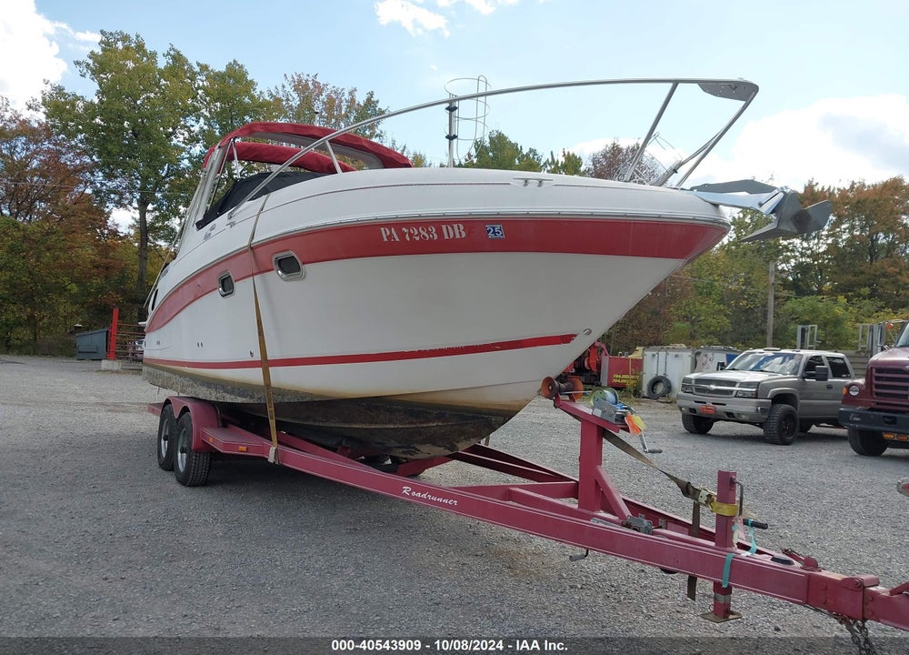 2005 FOUR WINNS BOAT AND TRAILER VIN: GFNCC107L405
