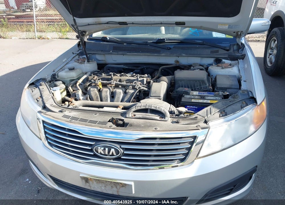 2009 KIA OPTIMA VIN: KNAGE228595300189