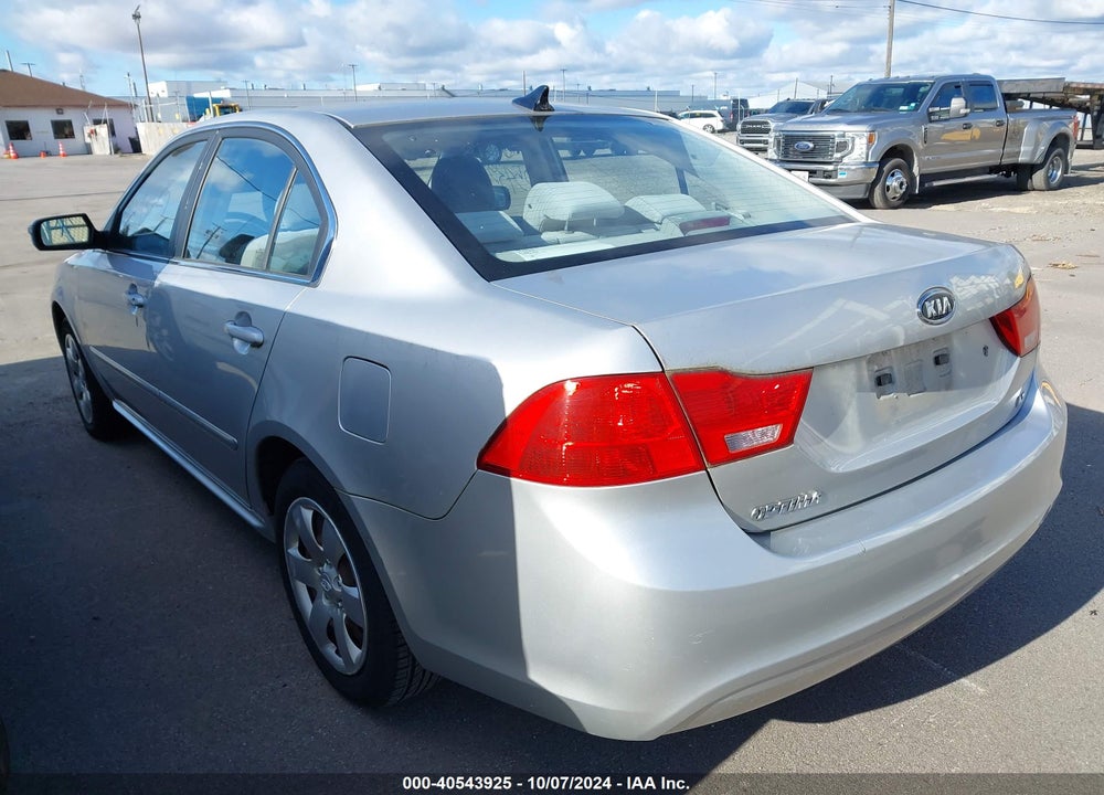 2009 KIA OPTIMA VIN: KNAGE228595300189
