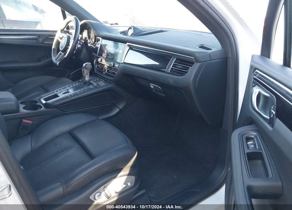2019 PORSCHE MACAN VIN: WP1AA2A52KLB02794