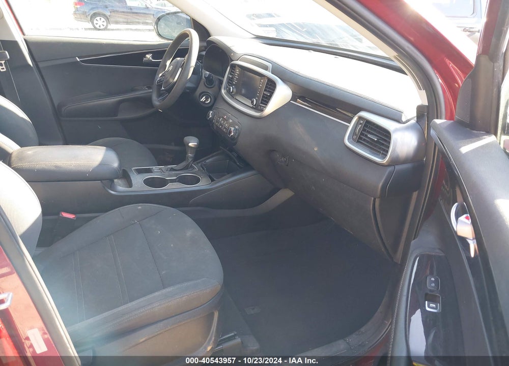 2019 KIA SORENTO 2.4L LX VIN: 5XYPGDA38KG545919
