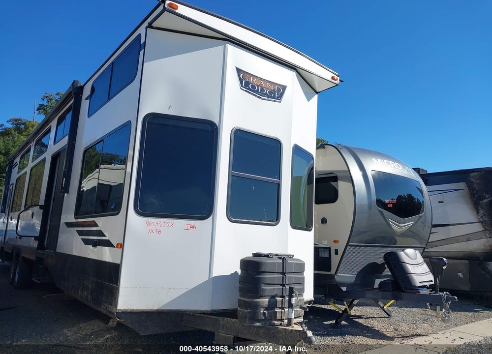2023 FOREST RIVER OTHER VIN: 4X4TWD825PF070118
