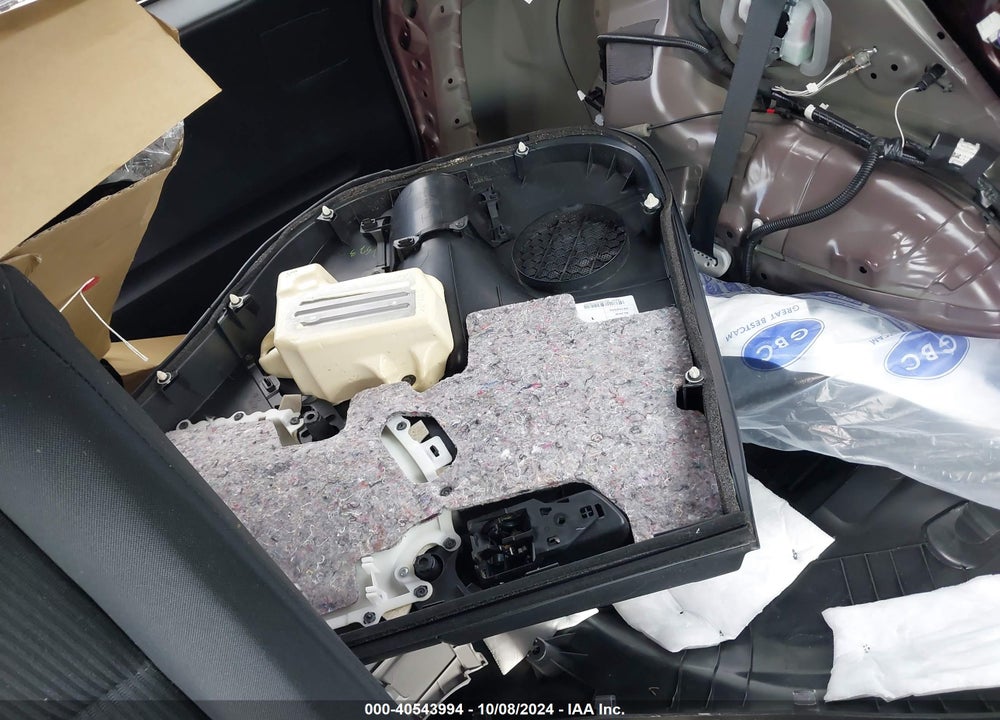 2018 TOYOTA RAV4 LE VIN: 2T3BFREV3JW775695