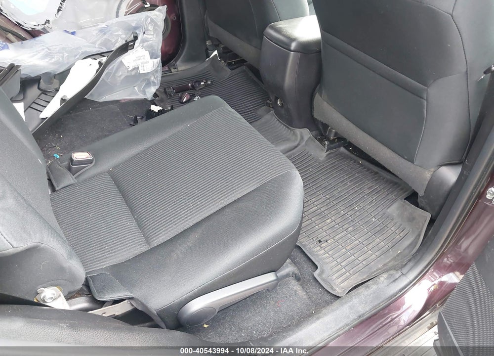 2018 TOYOTA RAV4 LE VIN: 2T3BFREV3JW775695
