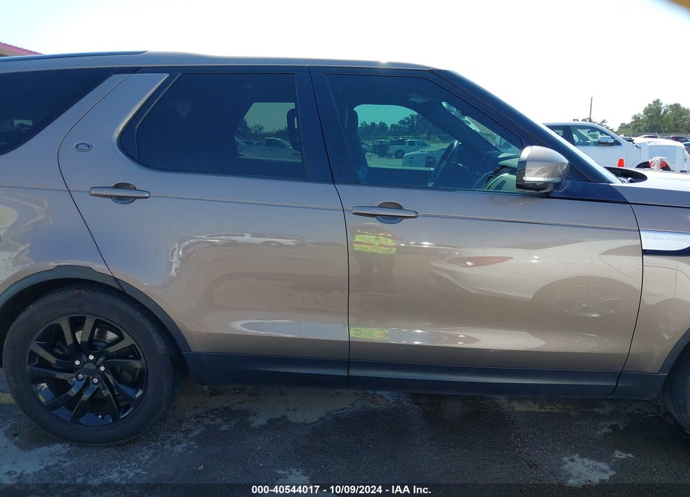 2017 LAND ROVER DISCOVERY HSE VIN: SALRRBBV0HA011578