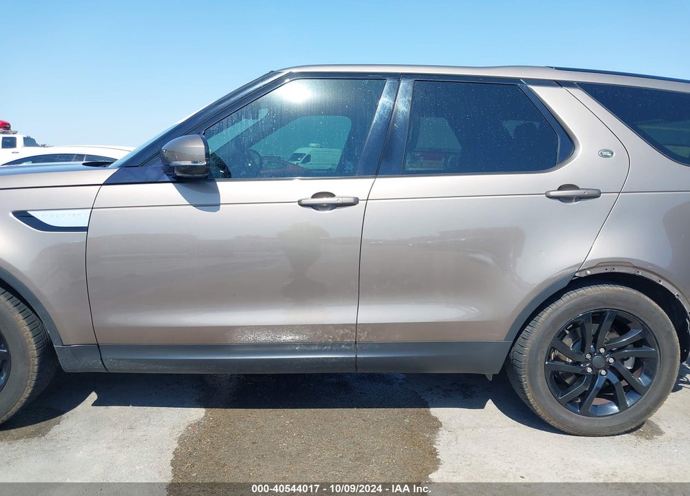 2017 LAND ROVER DISCOVERY HSE VIN: SALRRBBV0HA011578