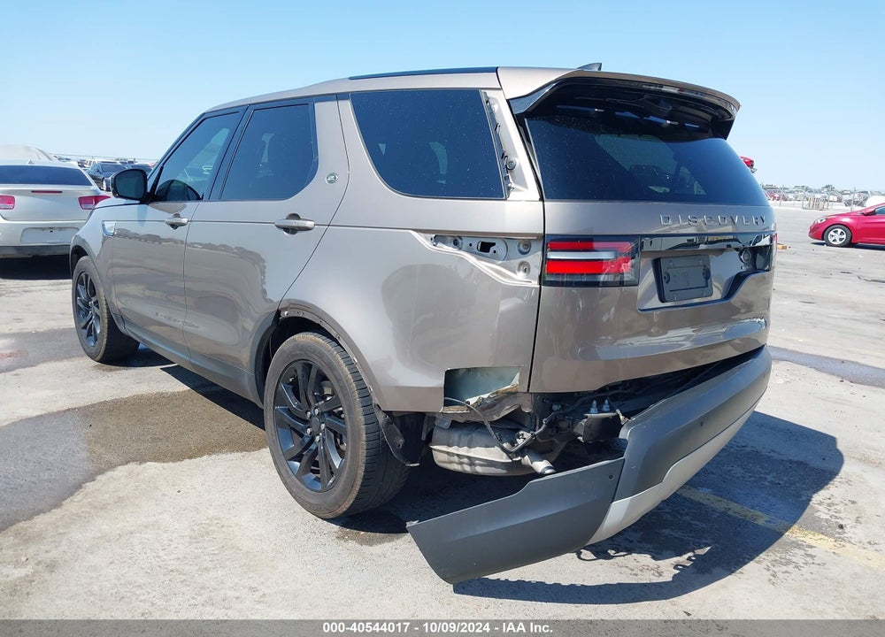 2017 LAND ROVER DISCOVERY HSE VIN: SALRRBBV0HA011578