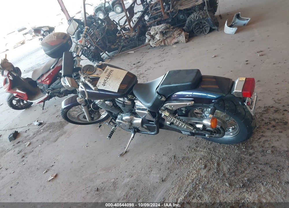 2001 HONDA VT750 DC VIN: JH2RC44011K503243