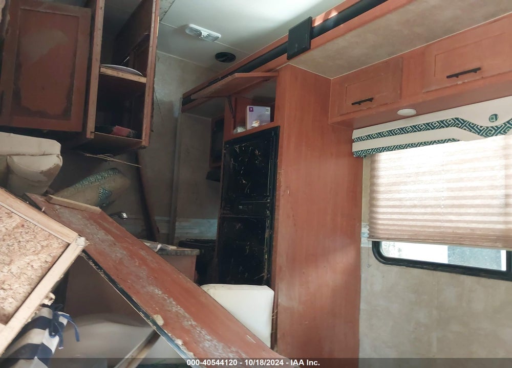 2010 KZ INFERNO VIN: 4EZFH4036A6030993