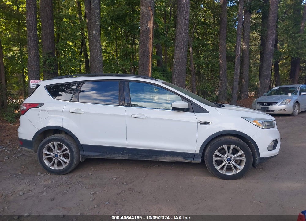 2017 FORD ESCAPE SE VIN: 1FMCU0GDXHUA37096